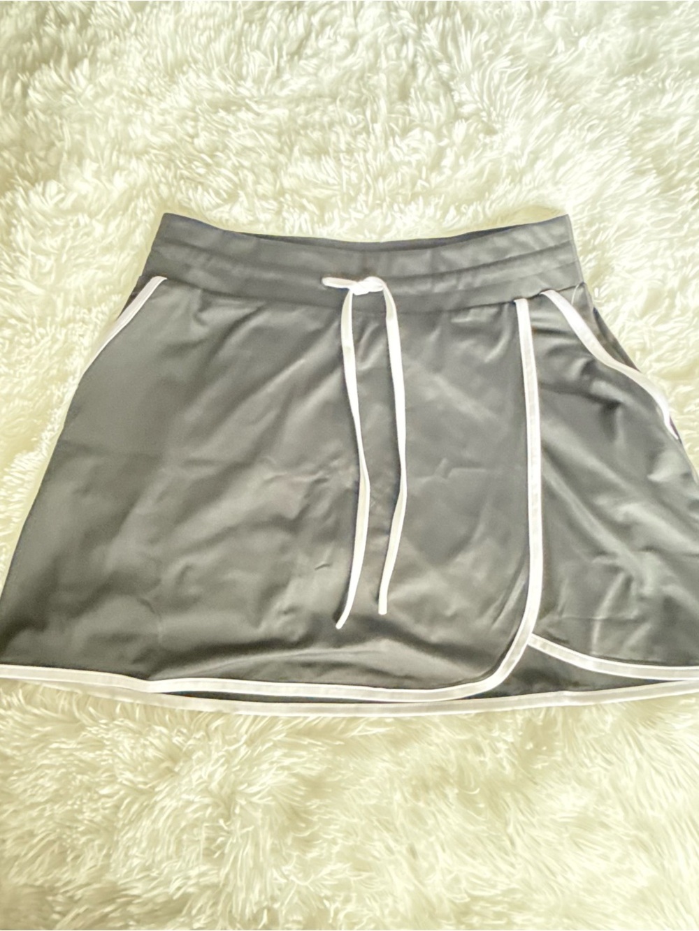 Tommy Bahama Black Sun Shelter Active skort